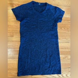 Lululemon women’s swiftly tech short-sleeve shirt 2.0 size 6 in blue